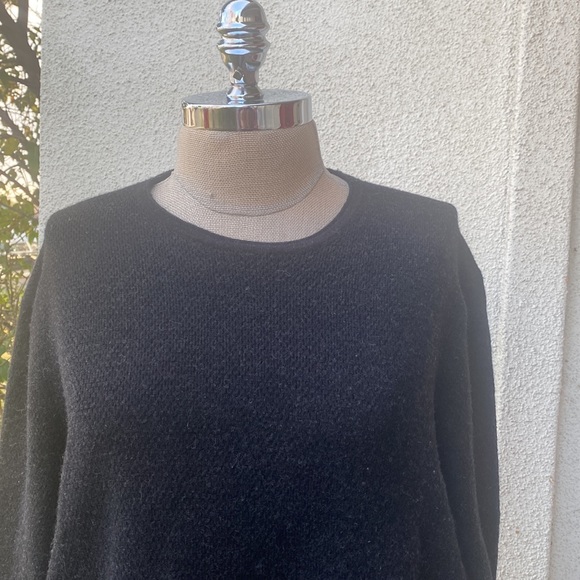 Rag & Bone New York beautiful wool blended sweater. Classy and chic - Picture 3 of 11